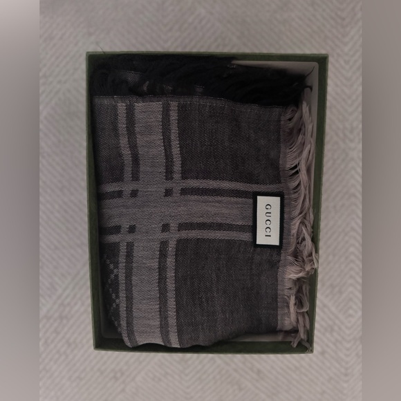 GUCCI GG Guccissima Monogram Surviee Square Shawl - Picture 1 of 12